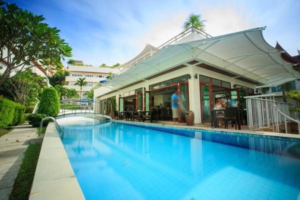 Photo Hotel à vendre à Karon, Phuket, Thailande