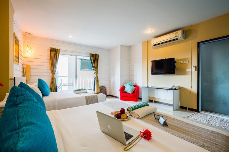Photo 45 room hotel to sell in the center of Patong, Phuket