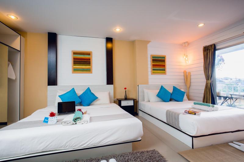 Photo 45 room hotel to sell in the center of Patong, Phuket