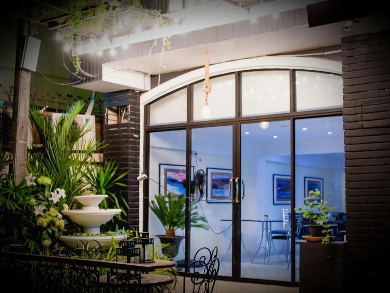 Photo Hôtel avec 45 chambres à vendre à Patong, Phuket, Thaïlande