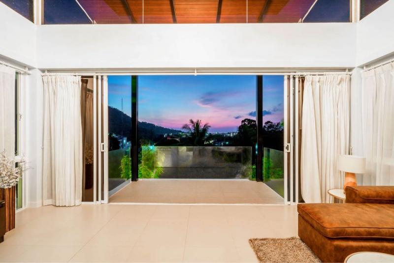 Photo 5 Bedroom pool villa with sea view for rent located in hillside of Kata.