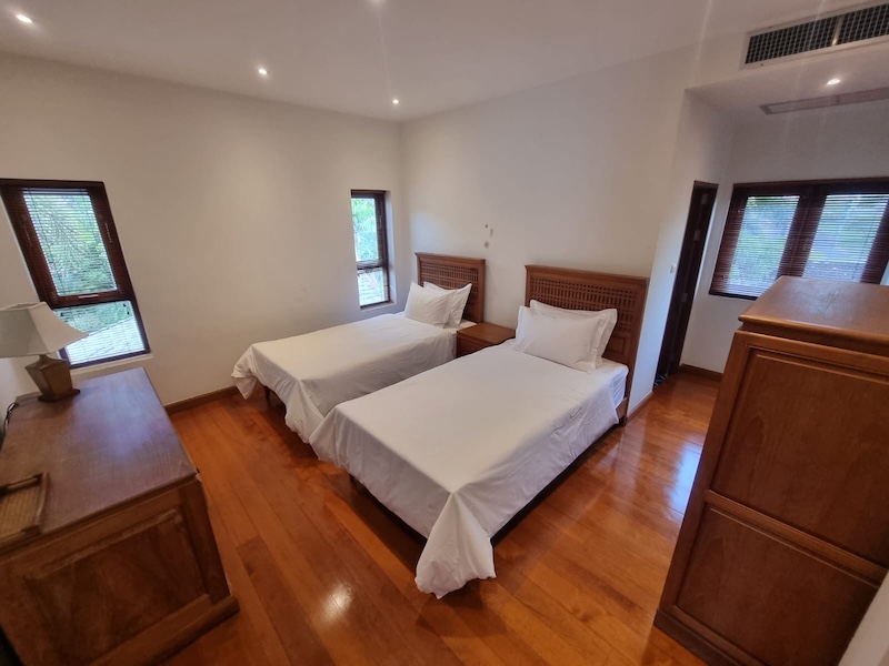 Фото Вилла с 5 спальнями и бассейном на продажу в непосредственной близости от пляжа Раваи