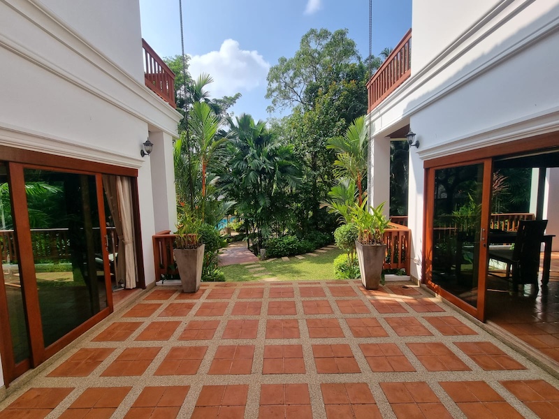 Photo 5 Bedrooms pool villa for sale very close to Rawai Beach