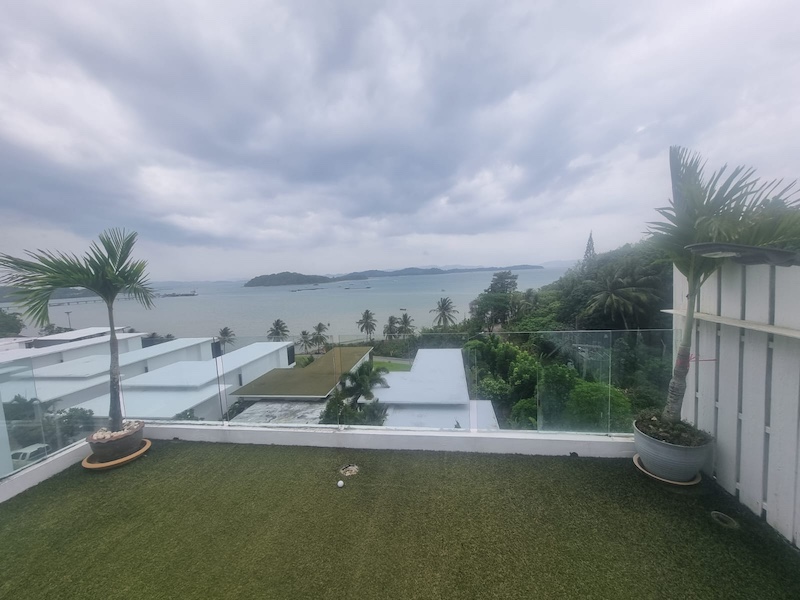 Photo Villa avec piscine et vue panoramique sur la mer à vendre à Ao Po