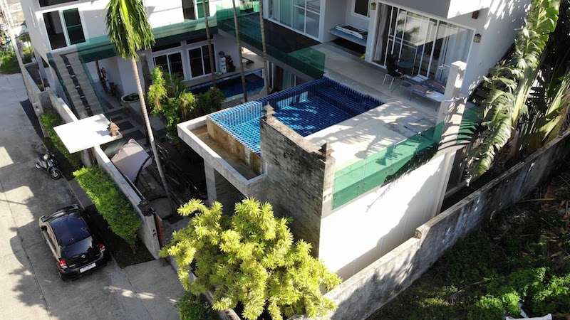 Фото Вилла с 8 спальнями и бассейном на продажу на Раваи, Пхукет