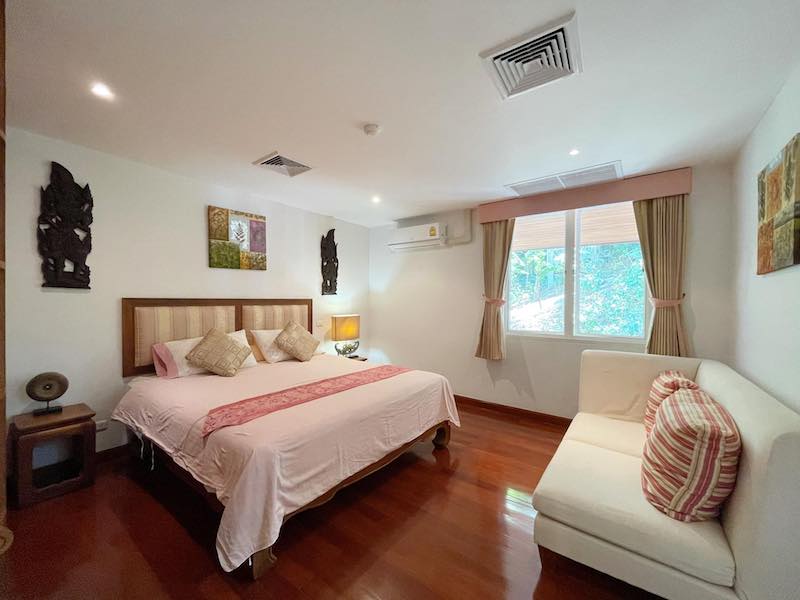 Photo Discounted Huge Luxury Penthouse for Sale in Surin Phuket