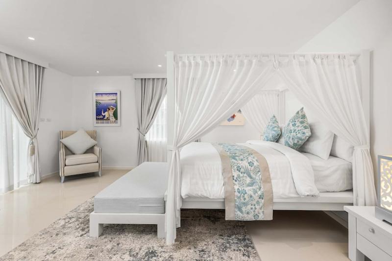 照片 攀牙府纳泰出售的令人惊叹的海滨别墅殖民风格 4 卧室