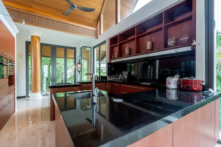 Photo Superbe Villa Exclusive avec vue imprenable sur l'océan à vendre à Kalim (Patong Beach)
