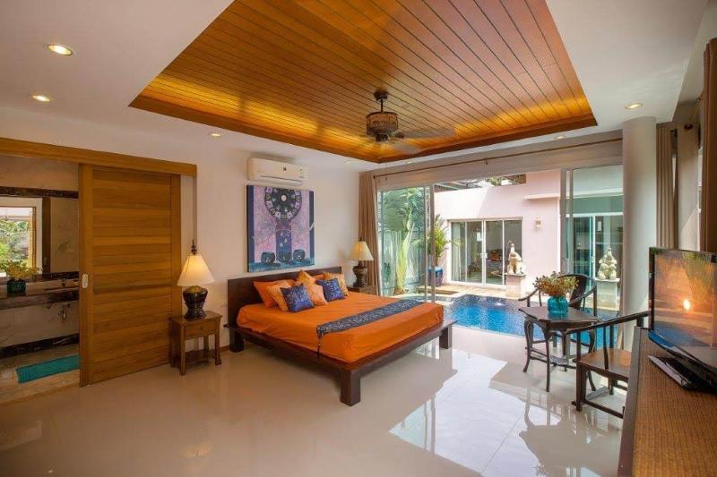 Photo Balinese style pool villa with 3 bedrooms in Saiyuan, Rawai