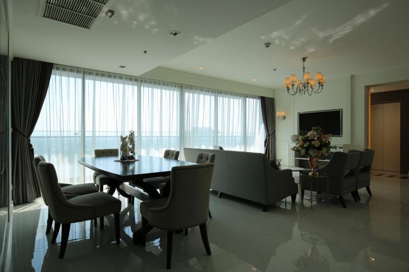 Фото Бангкок Роскошная квартира с 3 спальнями в аренду в Starview Rama III Residence