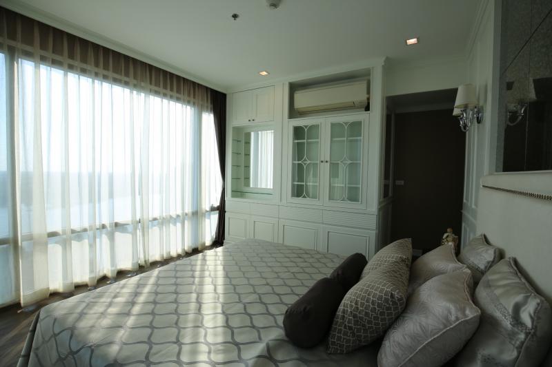 Фото Бангкок Роскошная квартира с 3 спальнями в аренду в Starview Rama III Residence