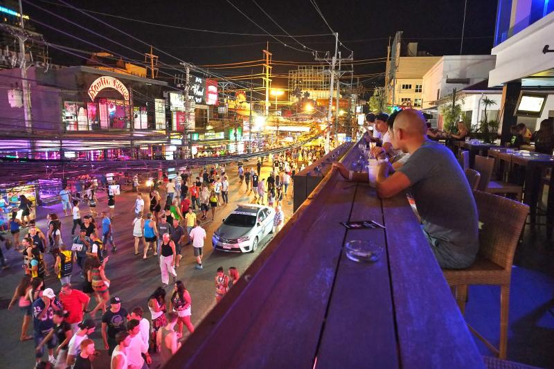 Photo Bar à louer face à Bangla Road, Patong, Phuket