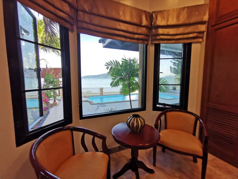 Photo Beachfront 3 bedroom pool villa for rent in Chalong Bay