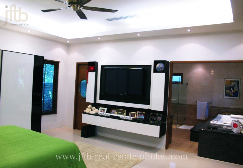 Photo Brand New modern contemporary pool villa for sale in Cherngtalay