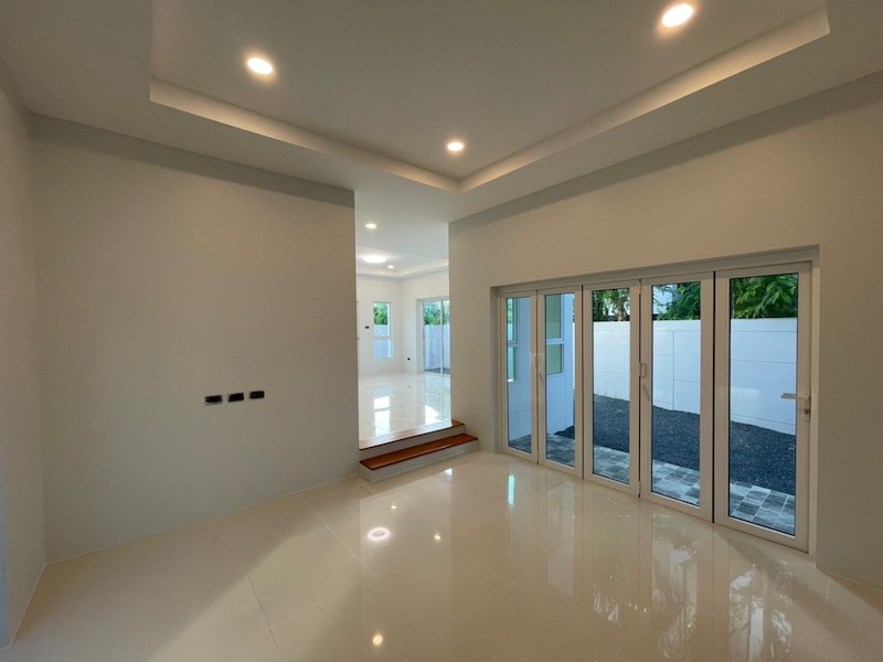 照片在普吉岛卡图出售的全新现代风格 3 卧室别墅