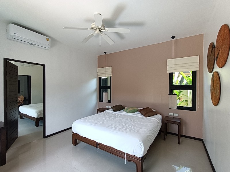 Фото Очаровательная вилла с 4 спальнями и бассейном на продажу в поместье Тара на Лаяне