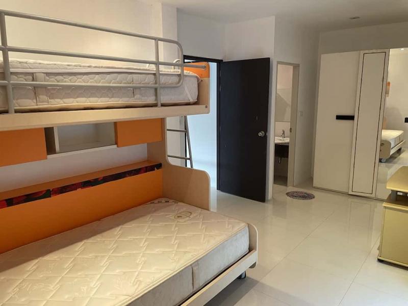 Photo Cheap Townhouse for Sale in Patong