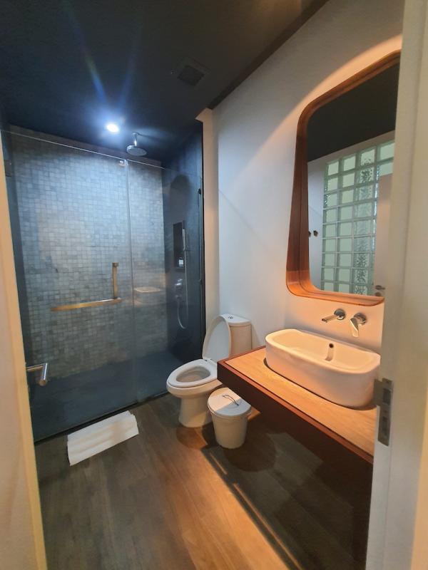 Фото Кондоминиум с 1 спальней и выходом к бассейну на продажу по специальной цене на Раваи