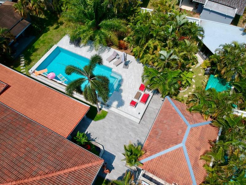 Photo Magnifique villa de 5 chambres avec piscine et immense jardin à vendre à Rawai