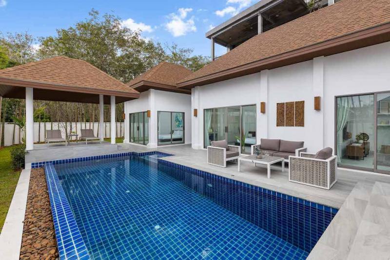 Photo Cozy brand new 4 bedroom villa with pool view located in Rawai beach.