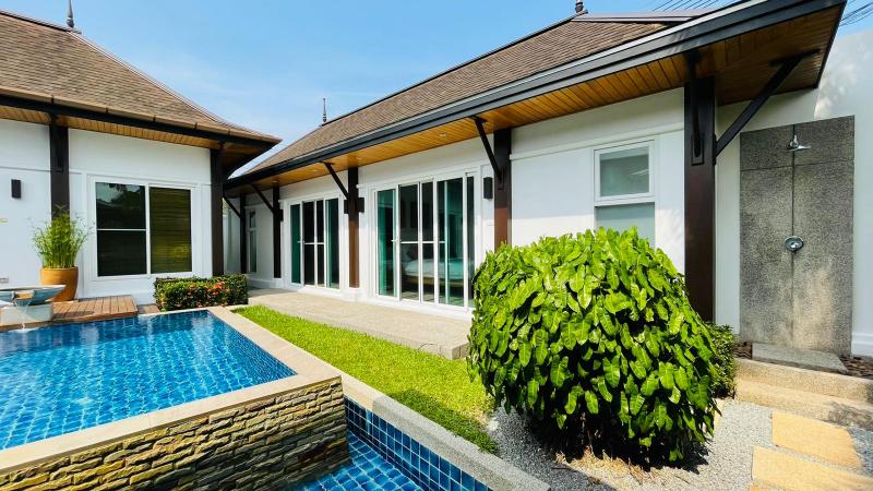 Photo Deluxe pool villa for sale in Tara estate in Layan