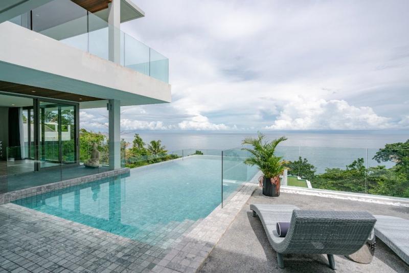 Photo Deluxe Super Villa พร้อมวิวทะเลแบบพาโนรามาสำหรับขายที่ Millionaires Mile, กมลา