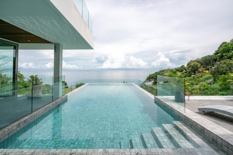 卡马拉 Millionaires Mile 出售的全海景豪华超级别墅照片