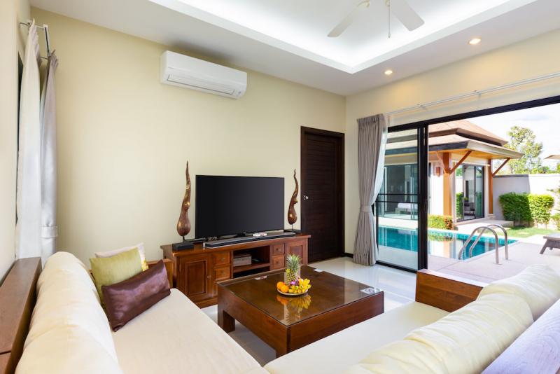 Фото Элегантная вилла с 3 спальнями и бассейном на Раваи, Пхукет для аренды на время отпуска