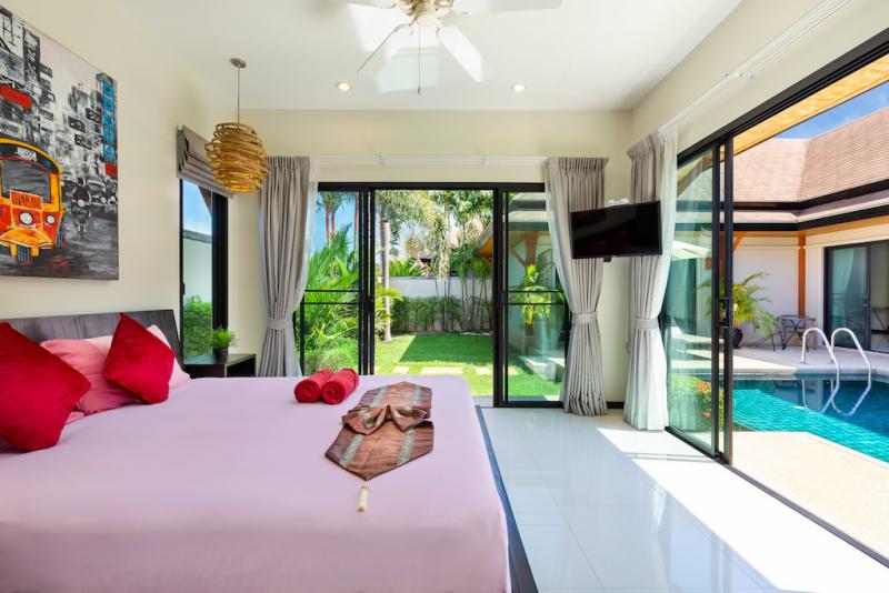 Фото Элегантная вилла с 3 спальнями и бассейном на Раваи, Пхукет для аренды на время отпуска