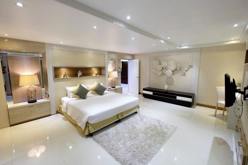 Photo Penthouse unique de 4 chambres à vendre à phuket-patong beach