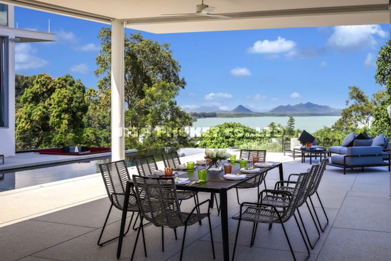 Photo Villa de luxe exclusive avec vue sur l'océan à vendre sur une colline de Cape Yamu Phuket