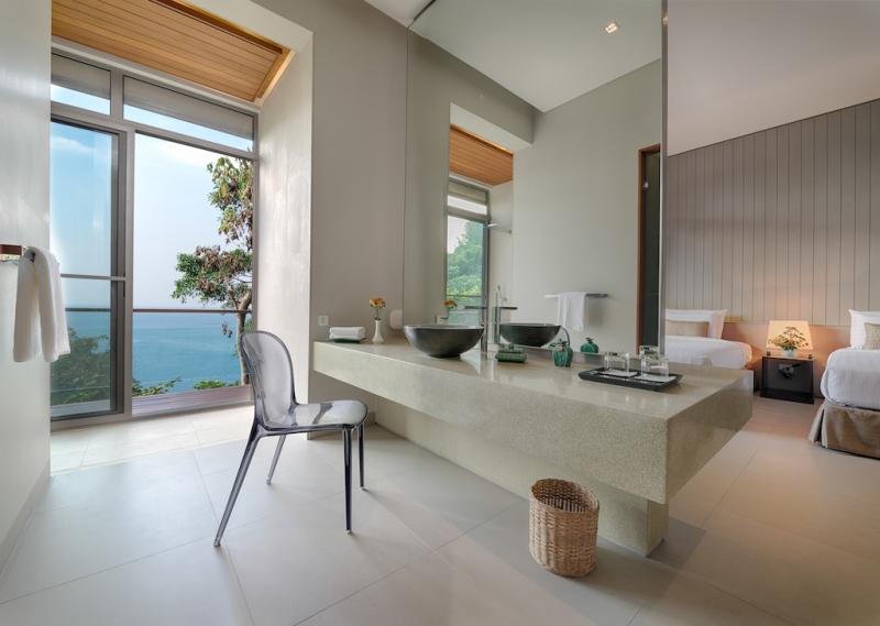 Photo Super Villa avec vue sur la mer à vendre sur la route des Millionaires à Phuket