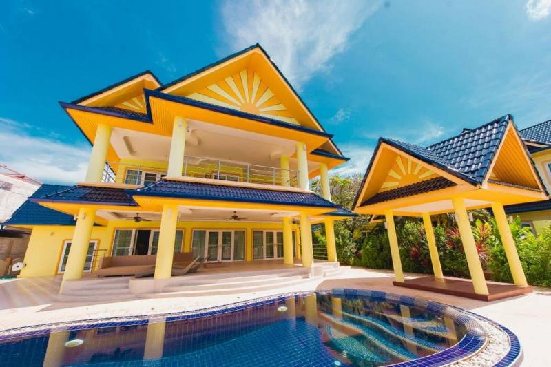 Photo Villa familiale avec piscine de 6 chambres à louer près de la plage de Rawai