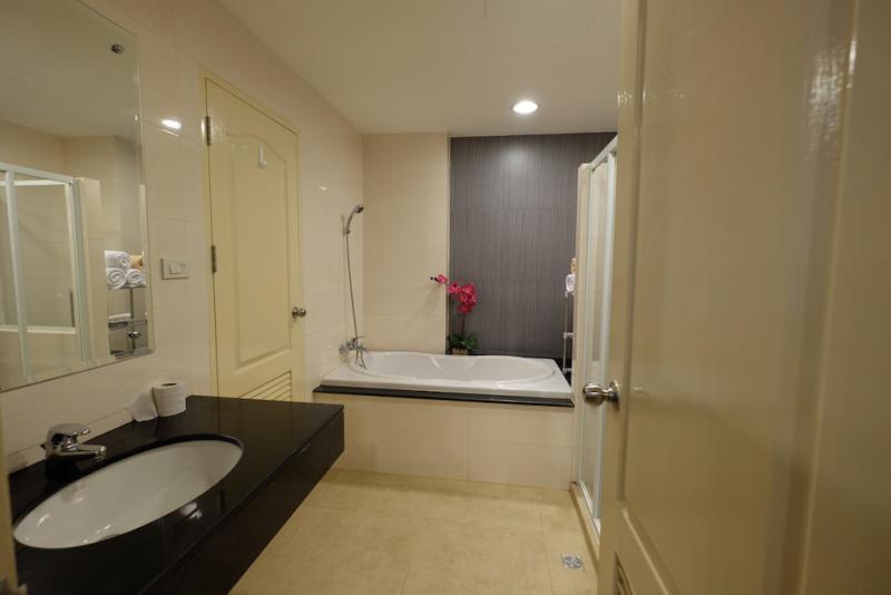 照片 位于芭东海滩顶级位置的家具齐全的一卧室公寓出租