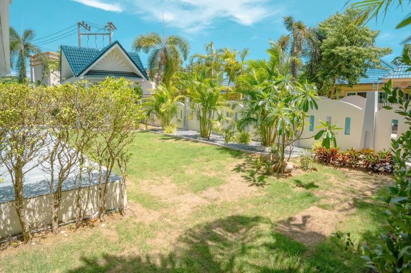 Фото Полностью отремонтированная вилла с 3 спальнями и большим садом на продажу на Раваи