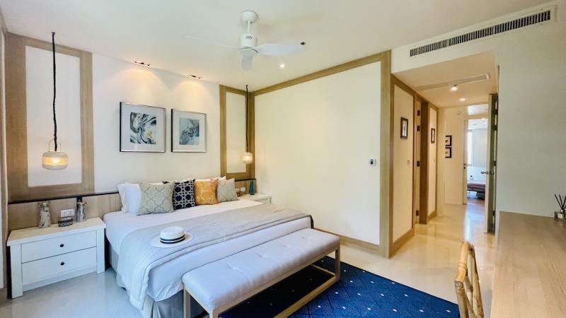 照片 皇家普吉岛码头出售的 5 间卧室公寓经过全面翻修。