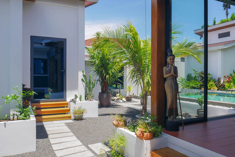 Photo High-end brand new villa for sale near Layan beach