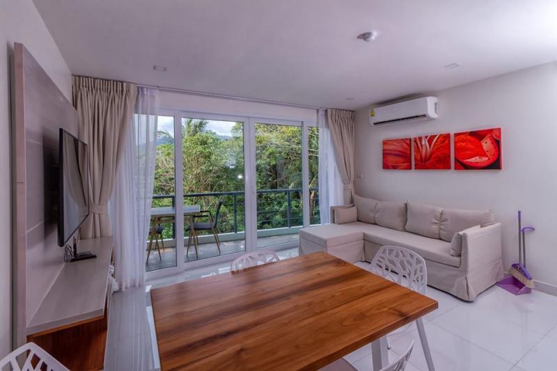 Photo Location d'un appartement de 2 chambres avec vue mer à Karon, Phuket