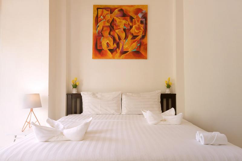 Фото Прекрасная вилла с 3 спальнями и бассейном на продажу на Раваи, Пхукет