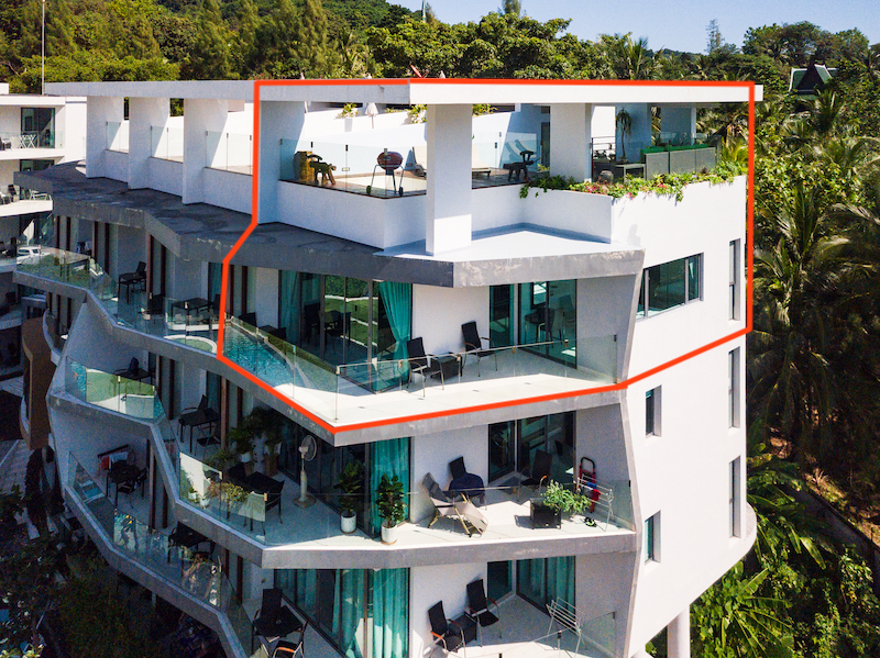 在芭东出售的豪华一卧室海景顶层公寓