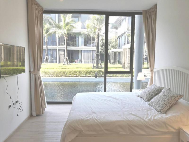 Фото Роскошные апартаменты с 2 спальнями на берегу моря на продажу и в аренду на пляже Май Кхао, Пхукет