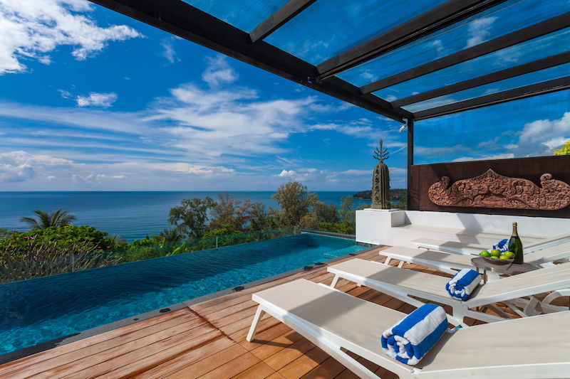 照片豪华 3 卧室私人泳池别墅在普吉岛苏林海滩出售