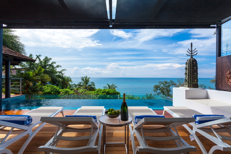 Photo Une élégante villa de 3 chambres avec piscine à vendre à Surin Beach