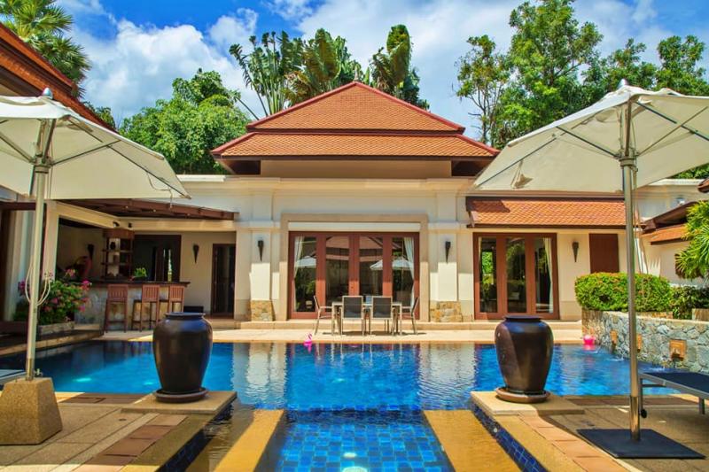 Photo Villa de luxe de 4 chambres avec piscine à louer à Cherngtalay, Phuket