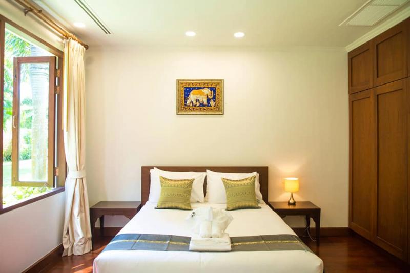 Photo Luxury 4 bedroom pool villa for rent in Cherngtalay, Phuket
