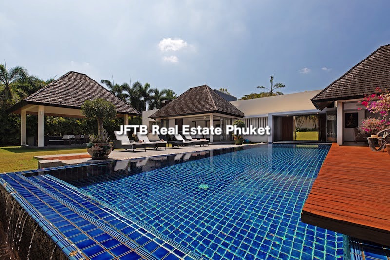 Photo Villa de luxe avec piscine 4/5 chambres avec grand jardin à vendre à Layan, Phuket