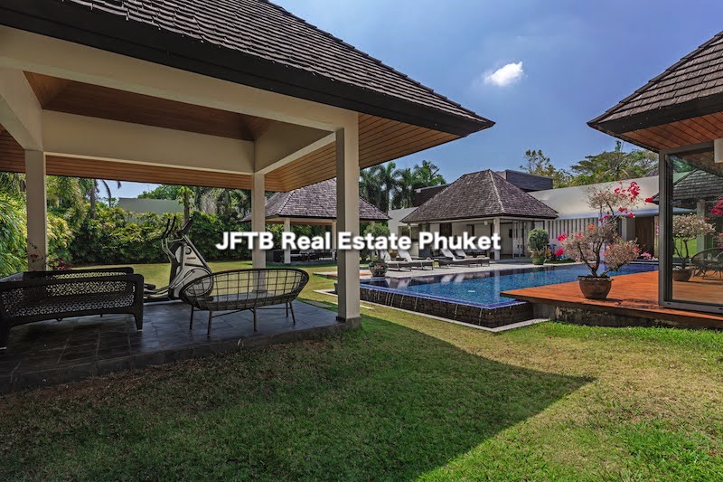 Photo Luxury 4 bedroom pool villa for sale in Cherngtalay