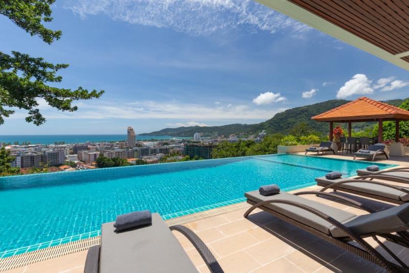 Photo Luxury 7 Bedrooms for sale in Patong with amazing Seaview