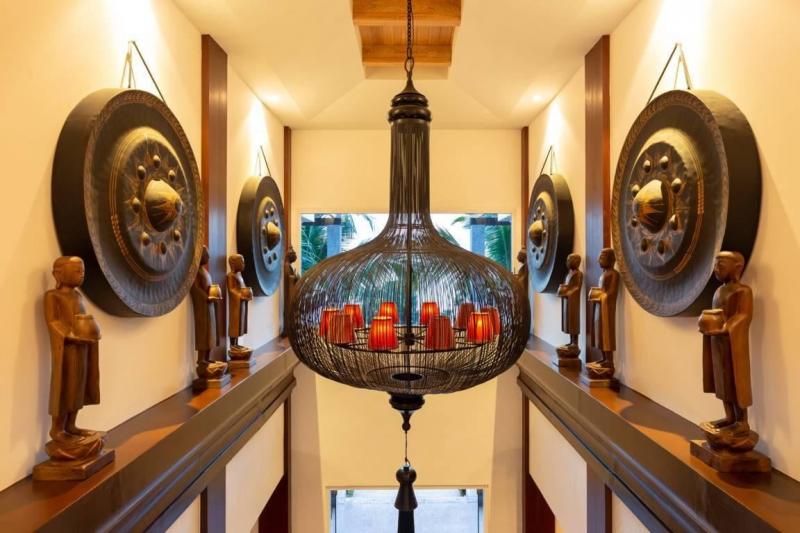 Photo villa de luxe de style balinais avec vue mer à vendre à Patong