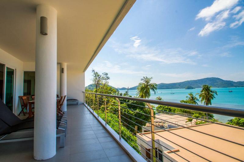 Photo Luxury Beachfront apartment for Sale In Panwa, Phuket